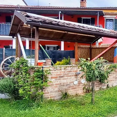Casa Appartamento Vacanze La Fermata Delle Rondini Castello di Annone Exterior foto