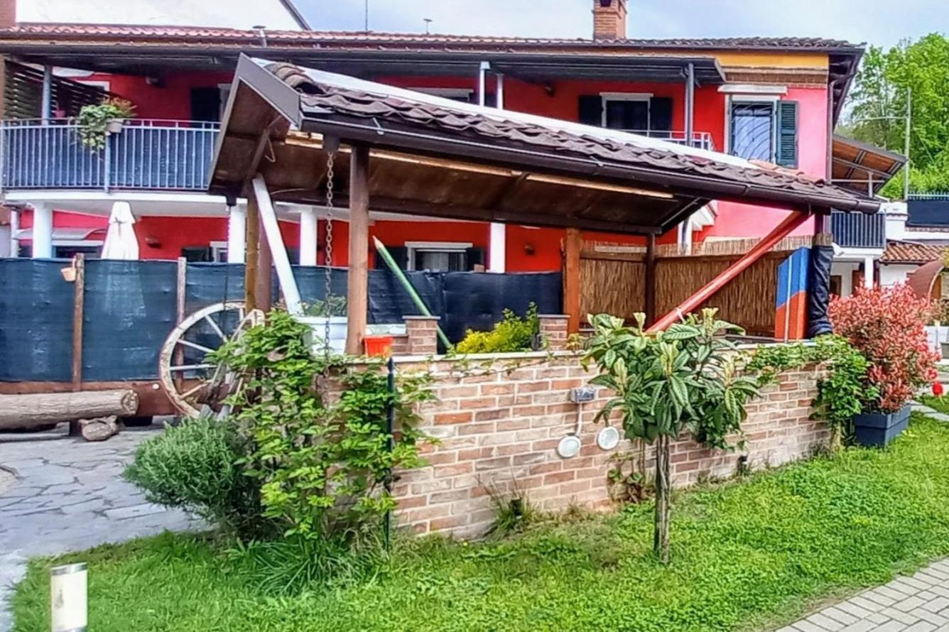 Casa Appartamento Vacanze La Fermata Delle Rondini Castello di Annone Exterior foto